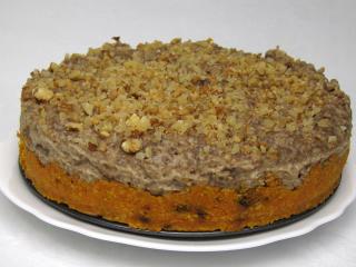 Nepečená mrkvová torta s banánovým krémom