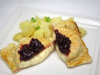 Camembert v lístkovom ceste