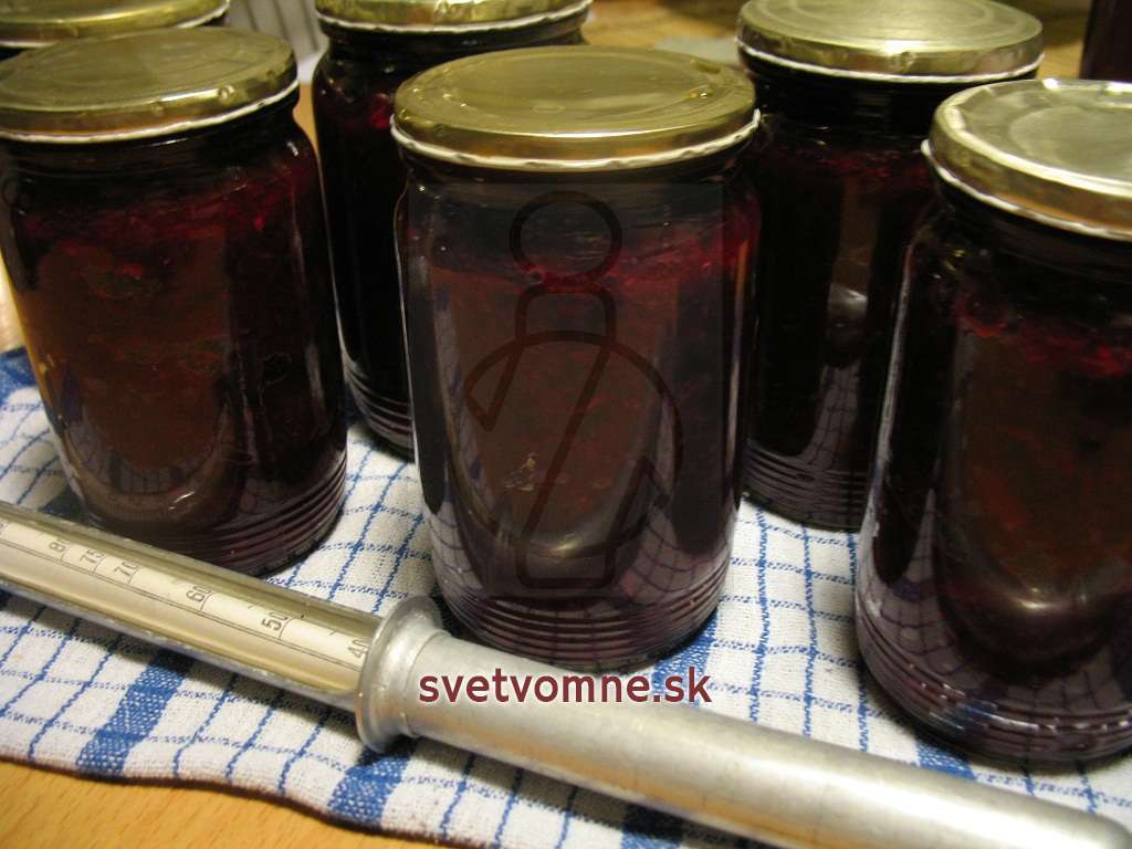 Zavárame červenú repu - cviklu s chrenom