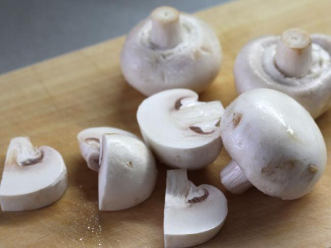 button-mushrooms.jpg