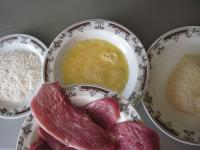 Pripravíme si ingrediencie na trojobal (múka,...