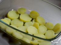Do vymastenej zapekacej misy, alebo na pekáč,...