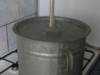 Zasterilizujeme v sterilizačnom hrnci pri teplote...
