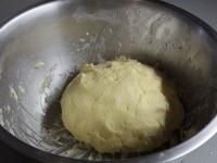 Z uvedených ingrediencií vymiešame cesto pâte...