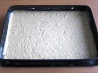Plech (alebo formu) 40x25 cm vymastíme maslom a...