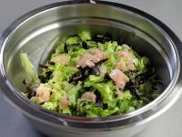 Pripravené ingrediencie premiešame v miske a...