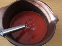 Paradajkový pretlak zmiešame s vodou, cukrom,...