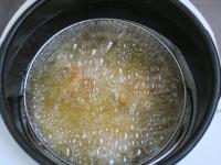 Ponoríme do oleja a pri teplote 170° 4-5 minút...