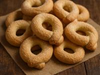 Taralli sú talianske krúžky z cesta, ktoré sú...
