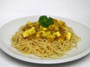 Kurkuma pikantné tofu so špagetami